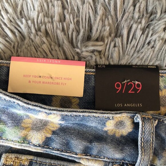 Angel Kiss Sunflower Denim Shorts 9/29 NWT - Picture 4 of 7